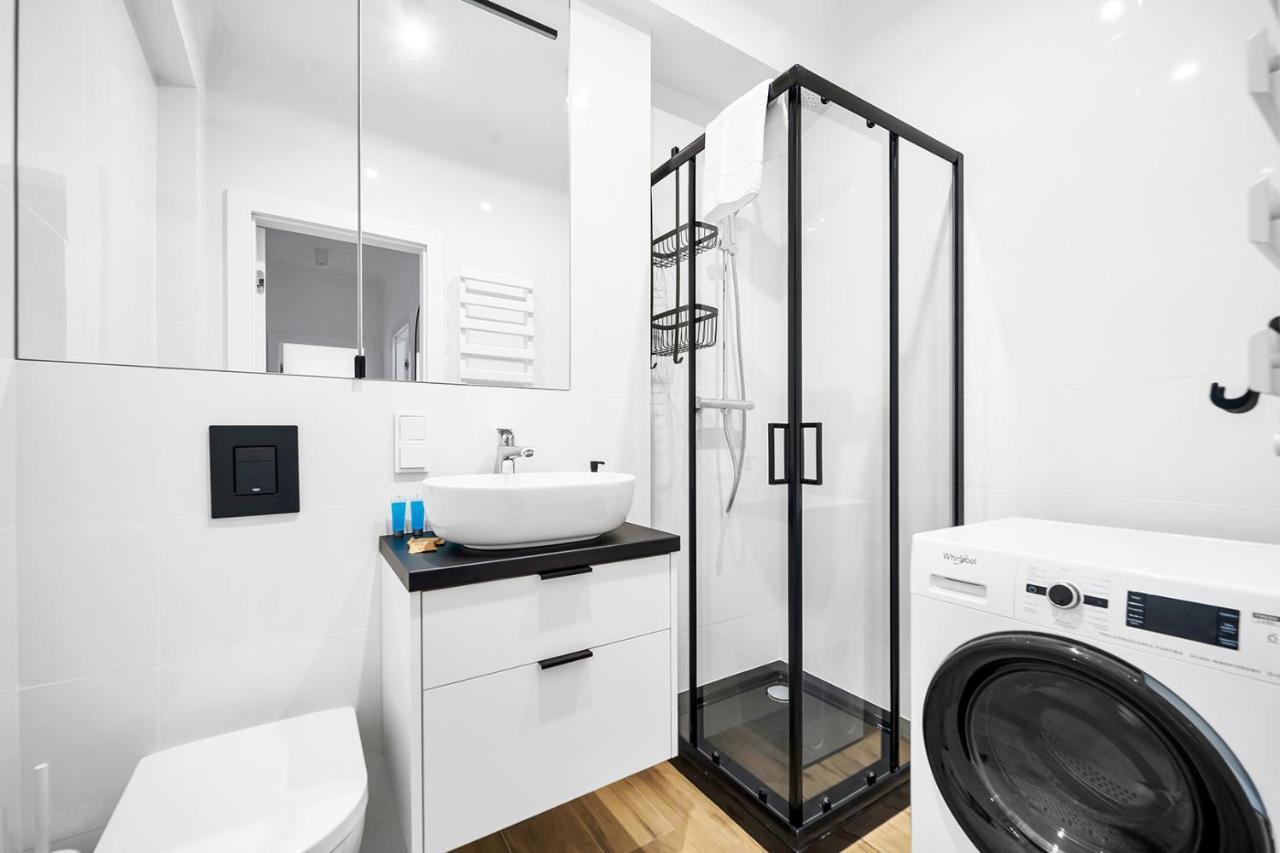 Dzielna Standard Apartment ワルシャワ エクステリア 写真