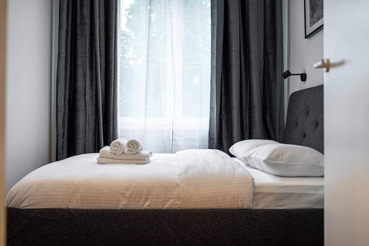 Dzielna Standard Apartment ワルシャワ エクステリア 写真